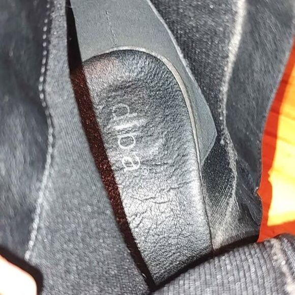 Women's sz 9.5 DIBA Black short zip-up ankle boots heels suede like material - Picture 6 of 7